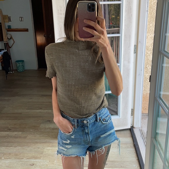 Forever 21 Tops - 🛍✨SOLD✨NWT Forever 21 green crop top
